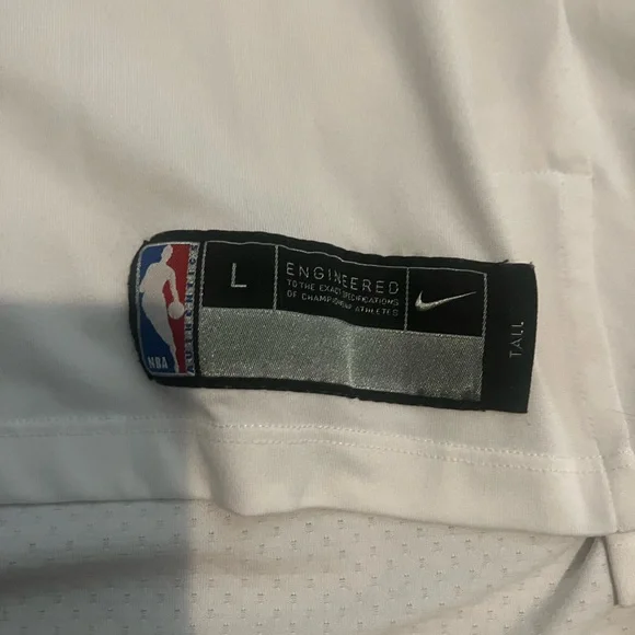 Milwaukee NBA Team issued tee large Tall - Picture 2 of 4